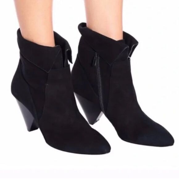 Veronica Beard Laurel Suede Black Ankle Booties  Made in Italy Size 9 - Picture 1 of 10